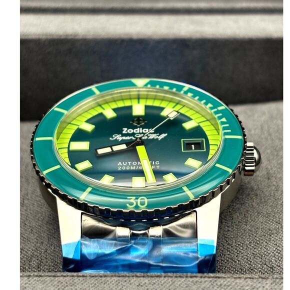 Zodiac Super Sea Wolf ZO9310 Automatic Diver Stainless Steel Jubilee Bracelet - Picture 8 of 17